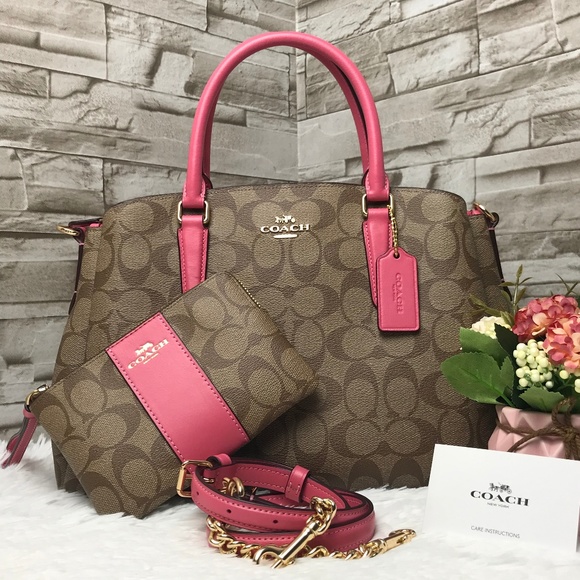 Coach Handbags - 👜COACH SET🌺SAGE CARRYALL& WRISTLET